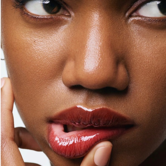 U BEAUTY LIPGLOSS - Picture 2 of 6